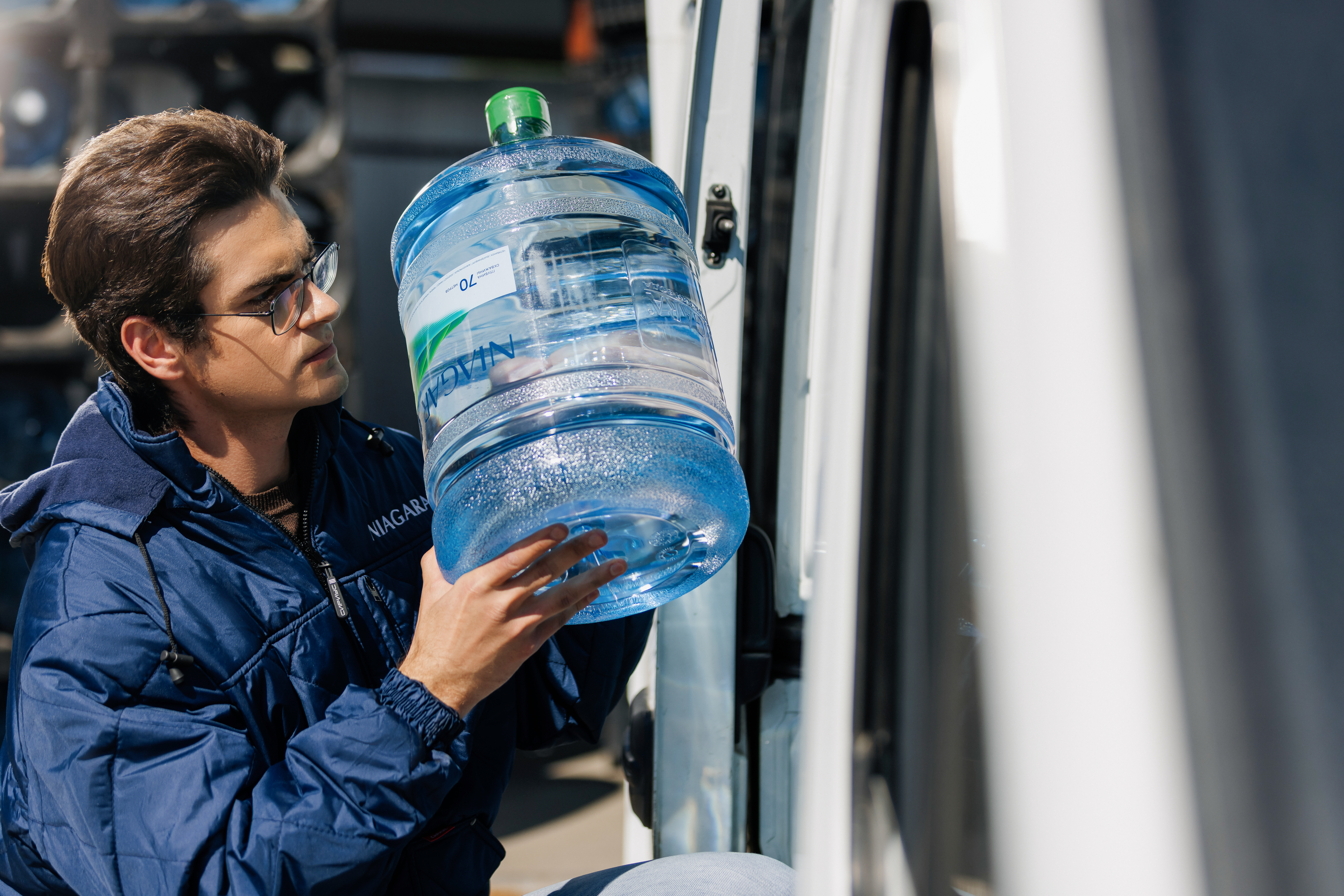 Грузчик в фирменный магазин